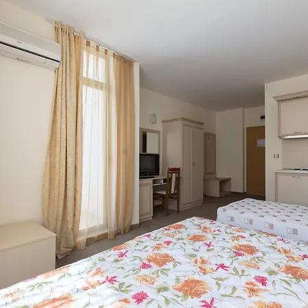Apartment Wifi❤studio With Kitchen & Balcony Pool View❤av❤ *